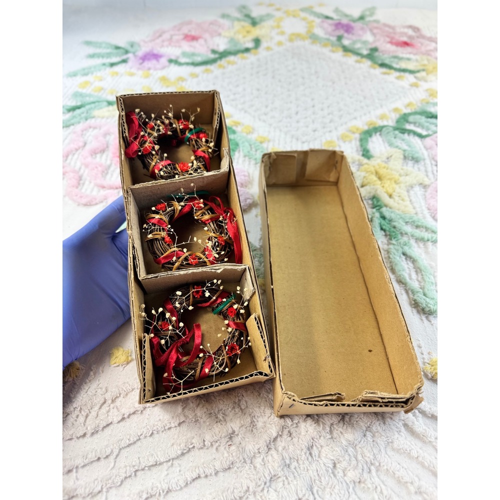 Vintage Current Inc Mini Grapevine Wreaths Set of 3 Christmas Ornaments 6181